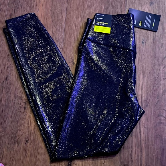 Nike THE ONE tight fit leggings - Picture 1 of 3